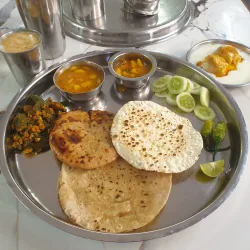 Food in sukhdham somnath